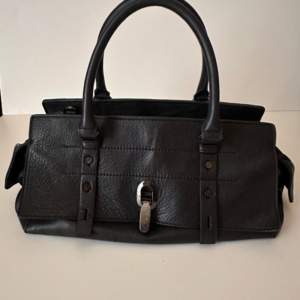 Doctor’s Satchel Duffle Genuine Italian Leather. Many pockets and crossbody